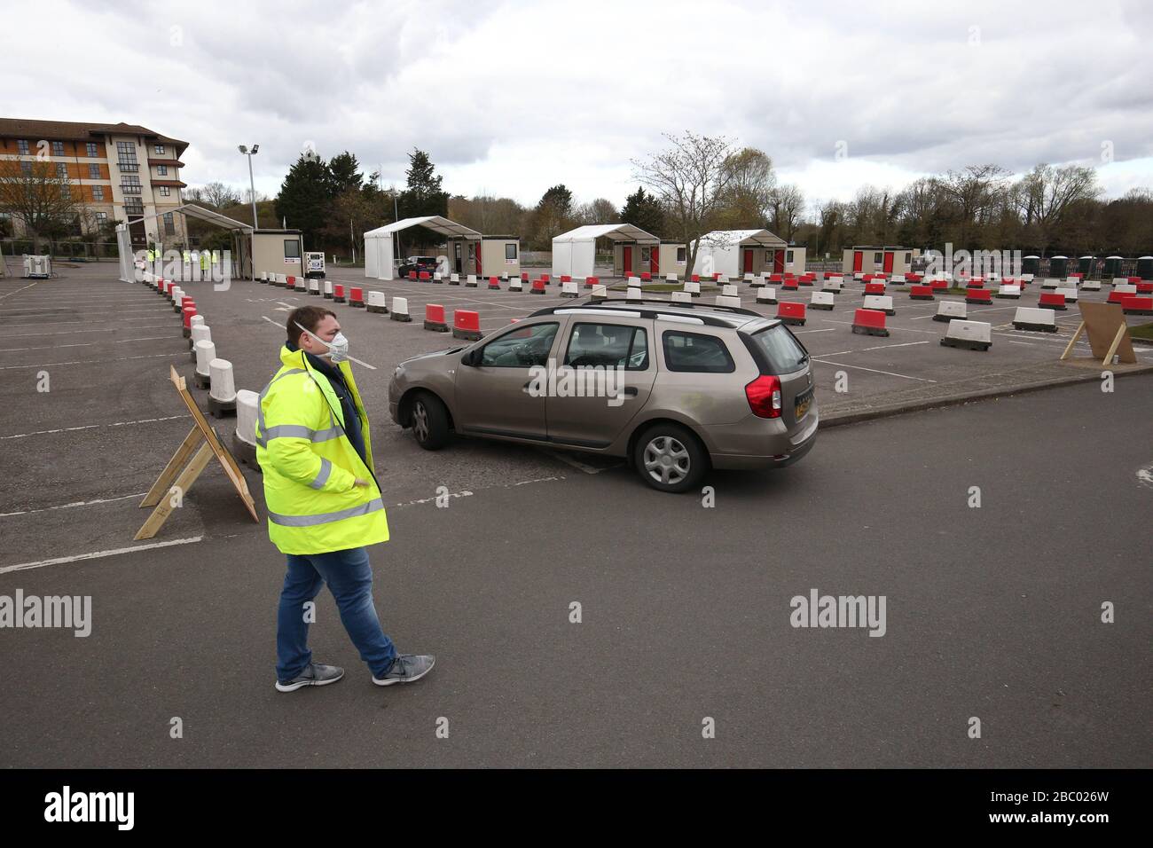 25 in a car park at chessington world of adventures hires stock photography and images Alamy