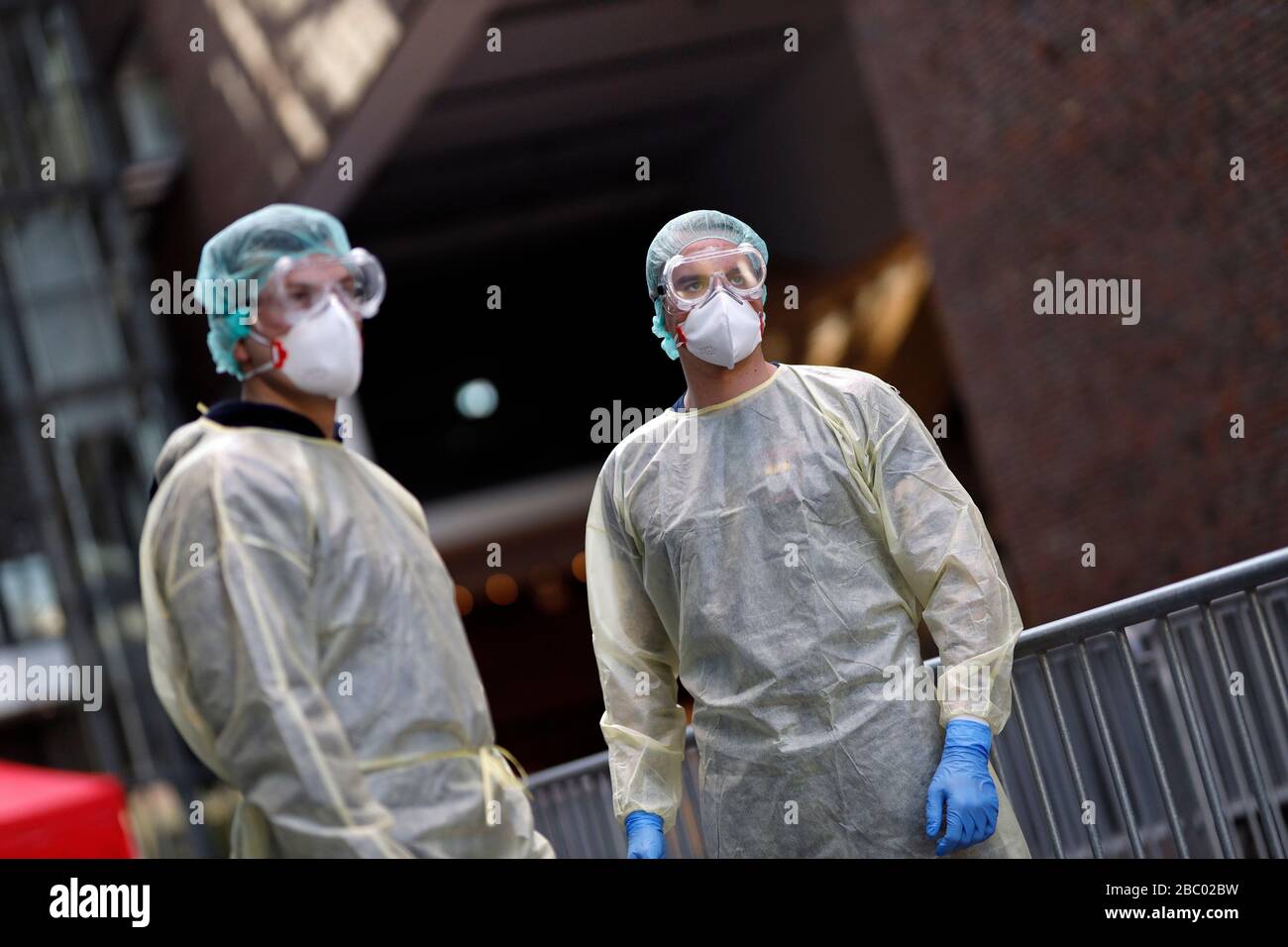 The city of Koln opened a third infection control center with employees of the Cologne fire brigade last week, where burgers can be tested on Covid-19. Koln, April 1st, 2020 | usage worldwide Stock Photo