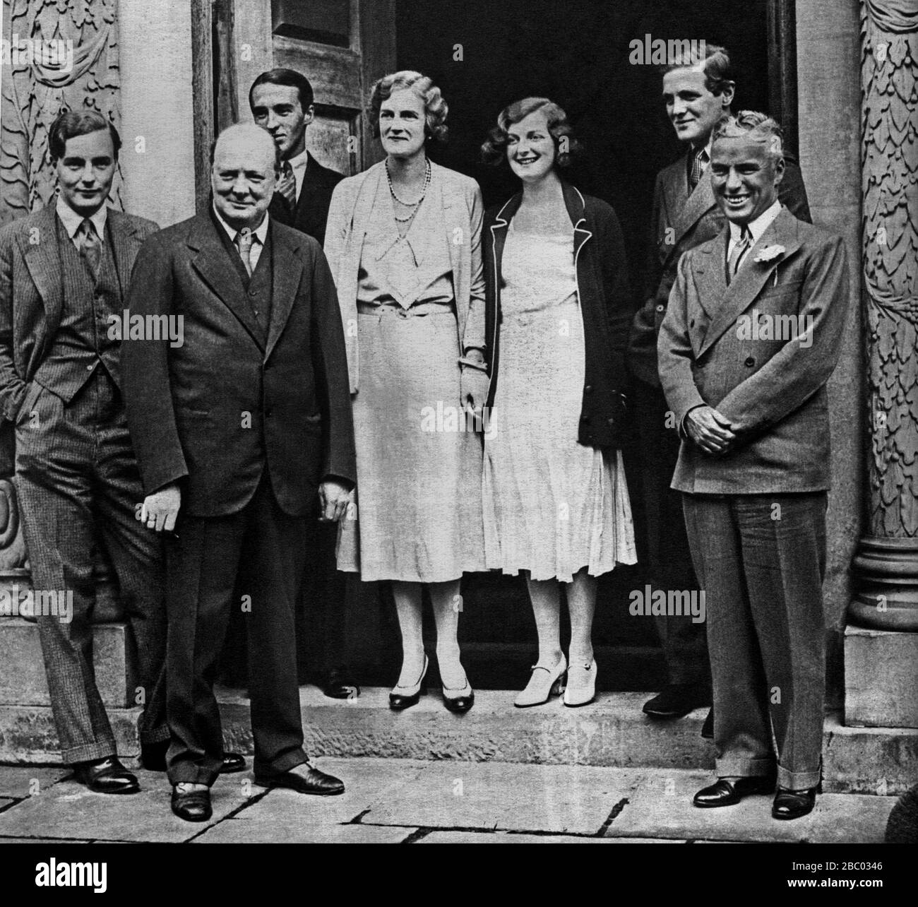 Churchill at Chartwell with:  (L-R) Tom Mitford, Lord Birkenhead , Mrs Churchill, Diana Churchill, Randolph Churchill, Charlie Chaplin.19th Sept 1931 Stock Photo