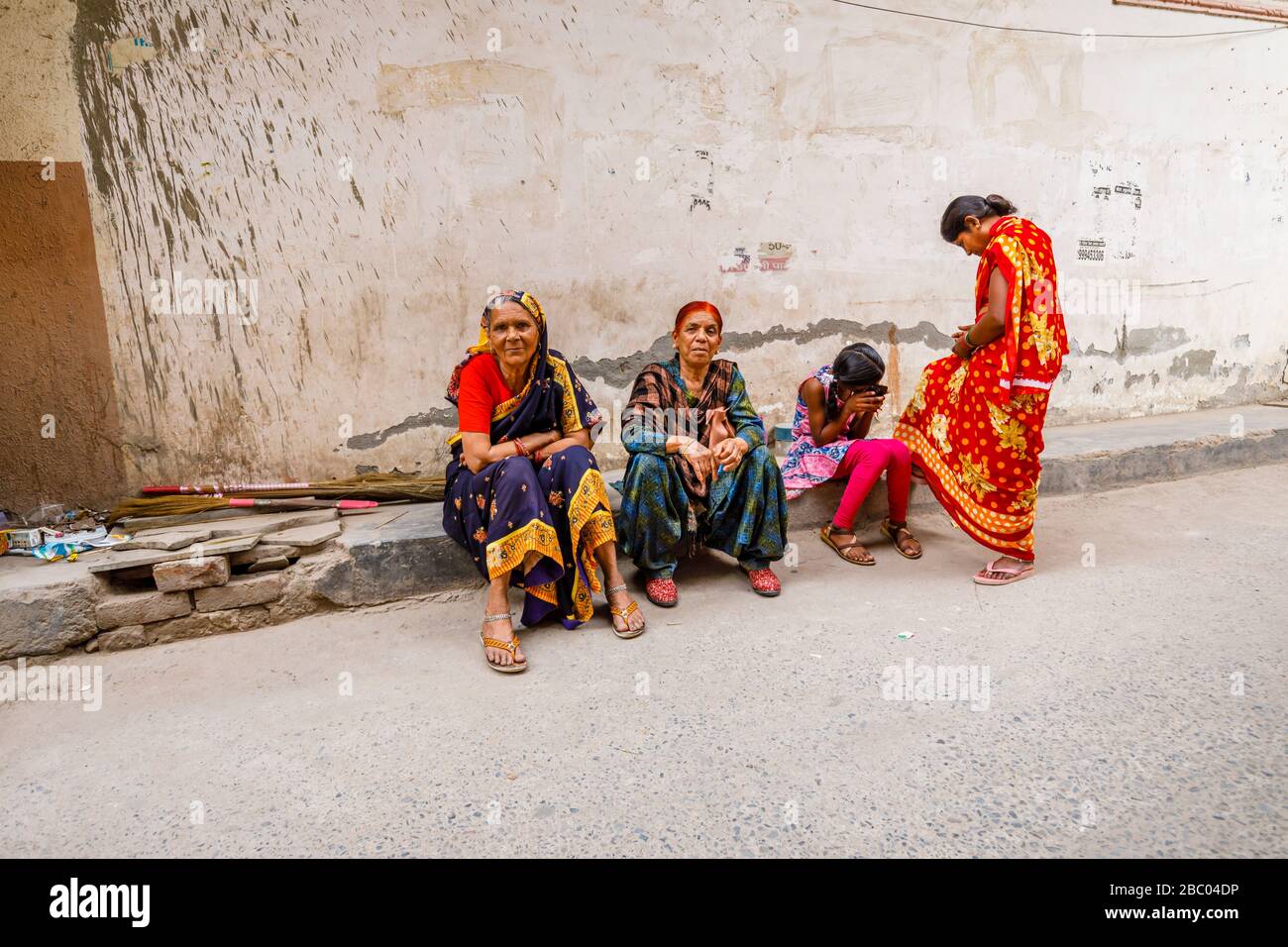 Indian women in street delhi hi-res stock photography and images - Alamy