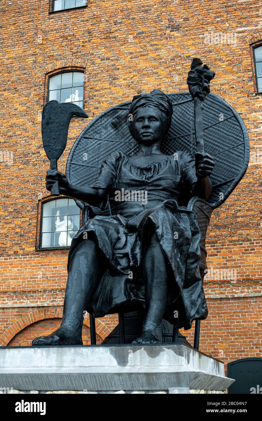 Woman in front of statue of the virgin mary hi-res stock photography ...