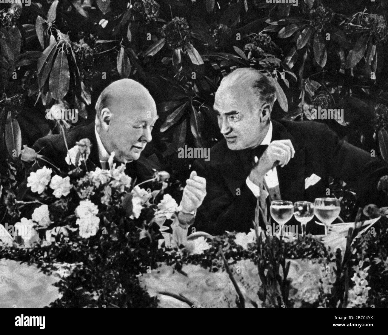 Winston Churchill with Henry Luce, proprietor of Time, Life and Fortune magazines at a dinner at the Ritz Carlton.25th March 1949 Stock Photo