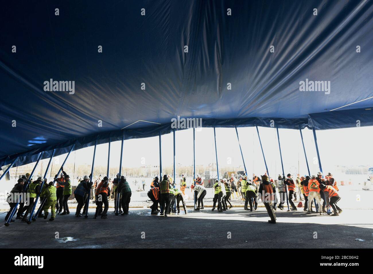 Cirque du Soleil sets up its circus tent for the show "Totem" on Munich's Theresienwiese. [automated translation] Stock Photo