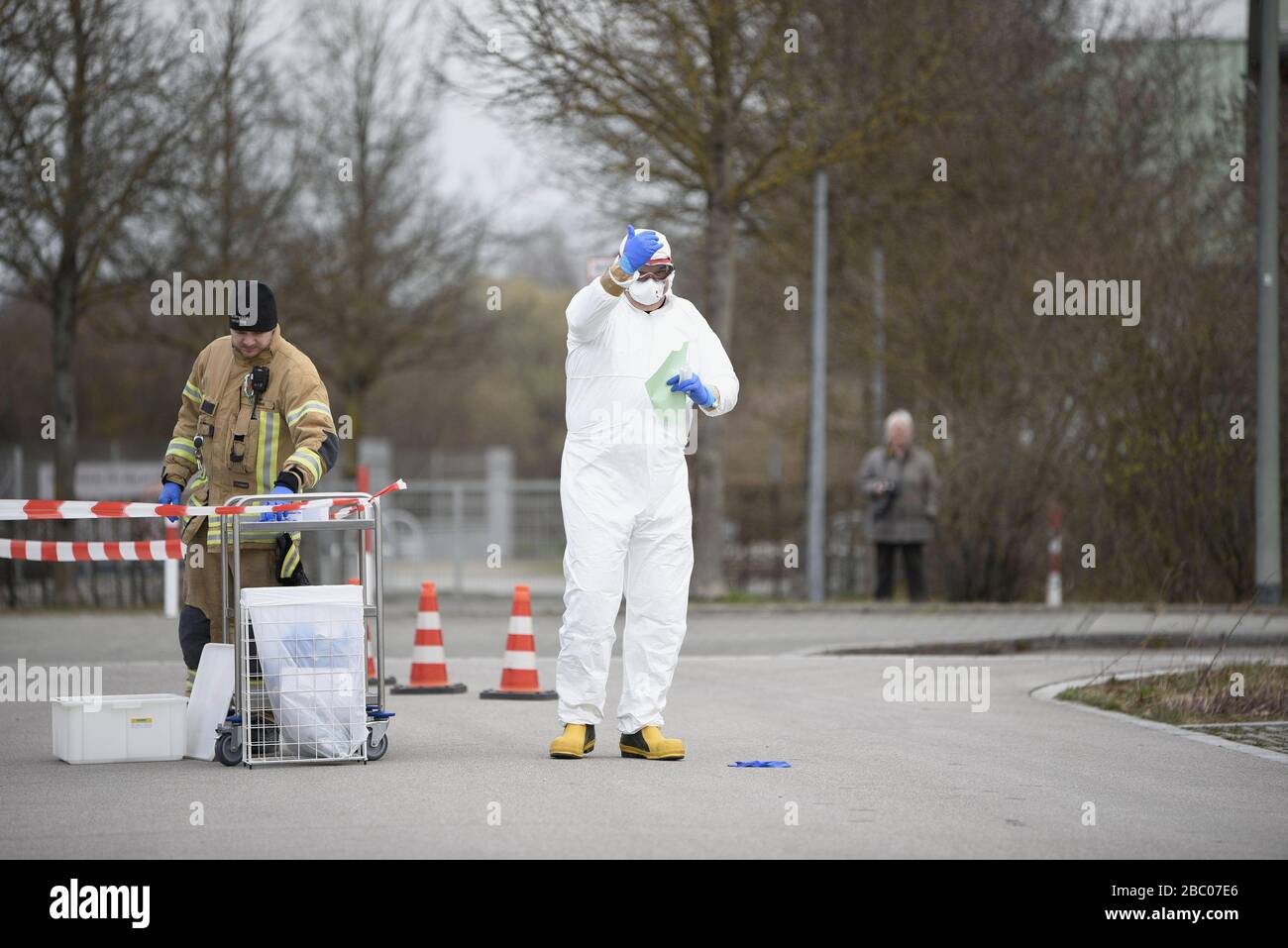 The Munich District Office and the Municipality of Ismaning have set up a drive-in test for the corona virus (COVID-19) for persons with justified suspicion. [automated translation] Stock Photo