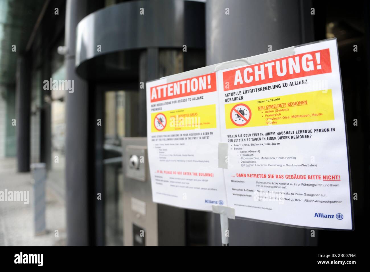 Effects of the corona virus: Munich's inner city is empty. Here is a sign that contains information about the corona virus. [automated translation] Stock Photo
