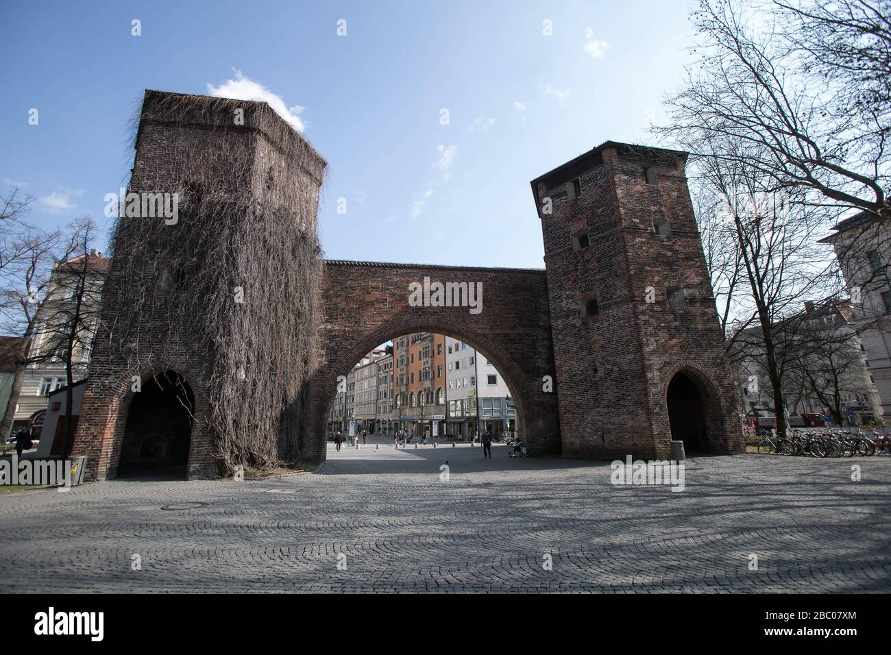 Due to the restrictions in public life in the face of the Corona pandemic, Munich's streets and squares are almost deserted. The picture shows the Sendlinger-Tor-Platz. [automated translation] Stock Photo