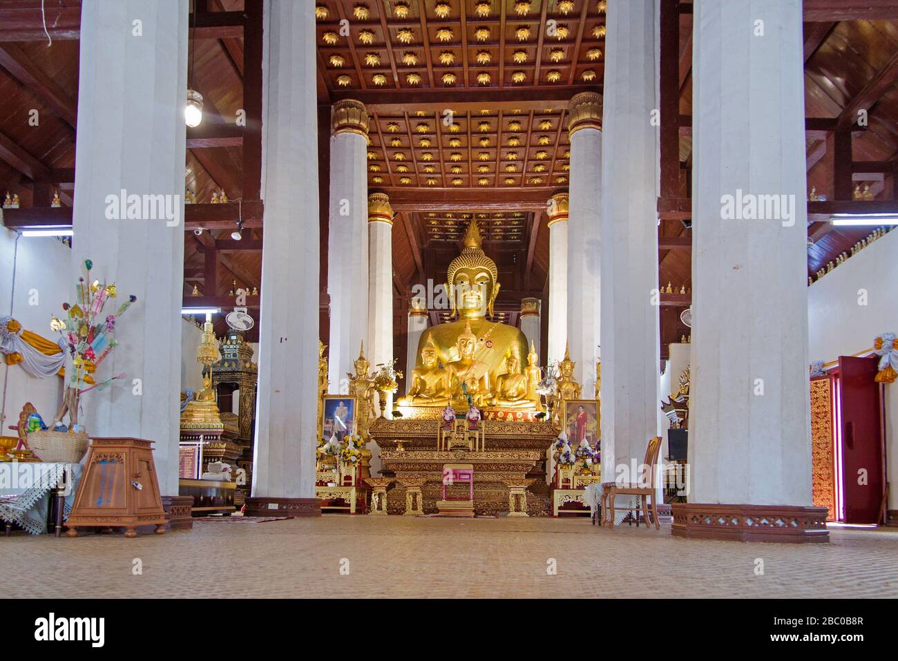 Golden Buddha statue in the temple of Wat Phra That Chae Haeng, Royal ...