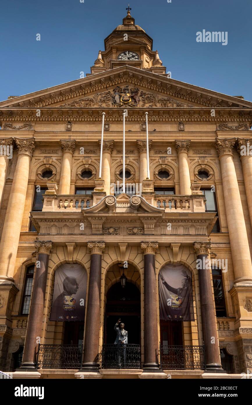 South Africa, Cape Town, Darling Street, City Hall, Nelson Mandela statue on balcony Stock Photo