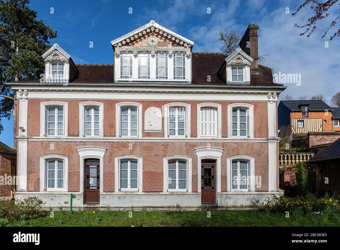 FACADE OF THE HOUSE WHERE THERESE SPENT HER CHILDHOOD