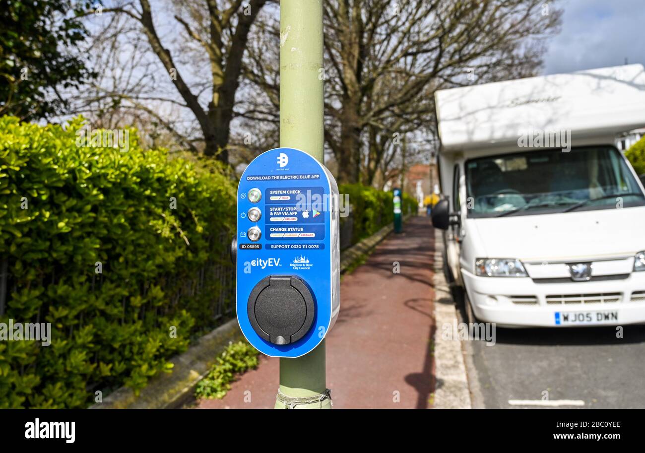 Charge points lampost hires stock photography and images Alamy