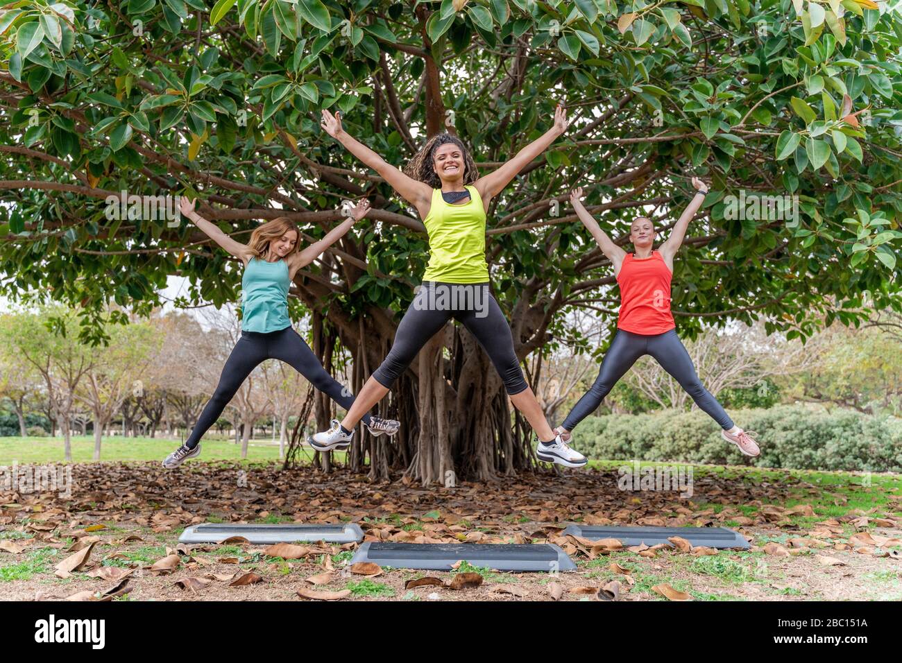 Group young healthy sporty hi-res stock photography and images - Alamy