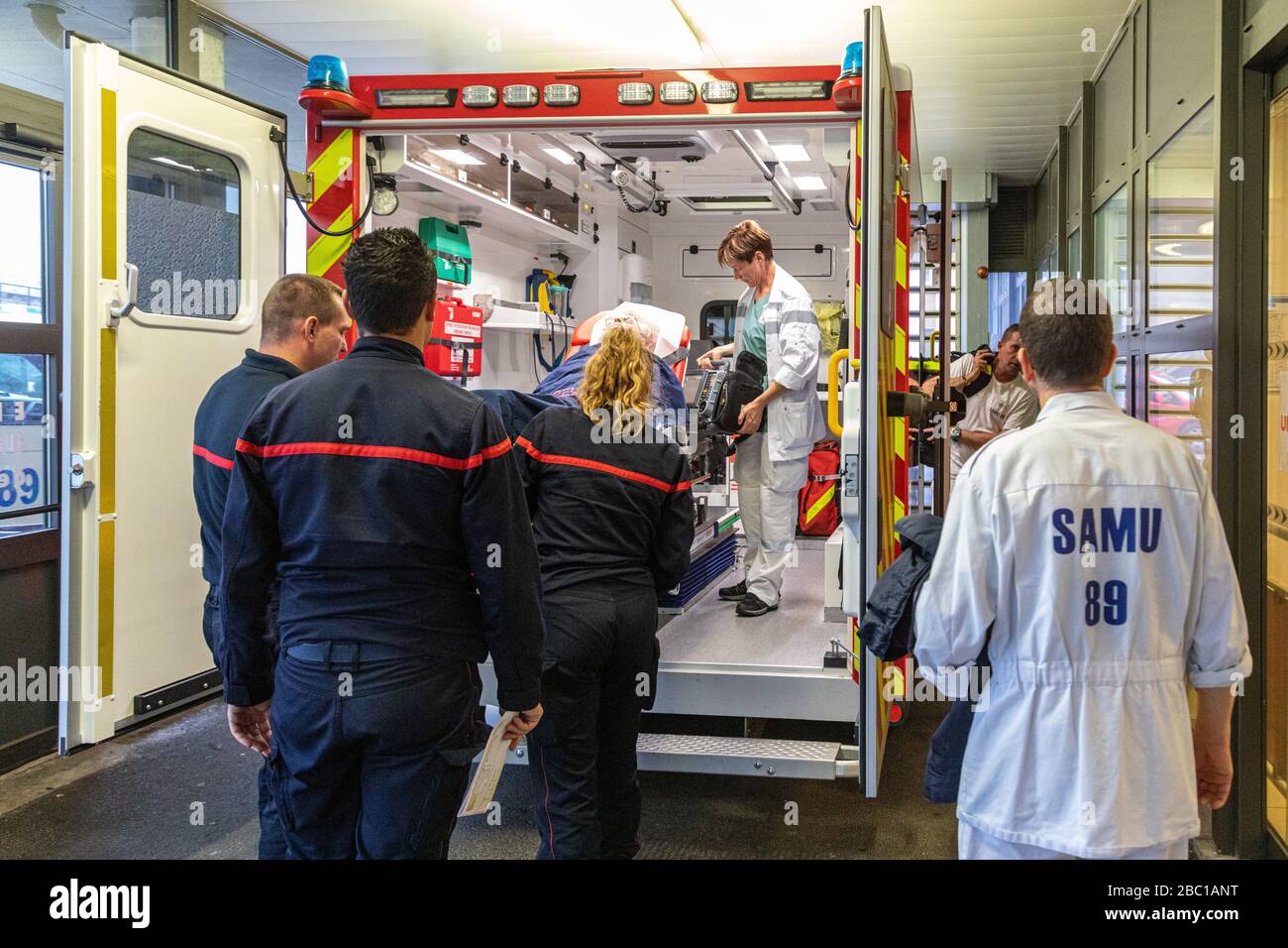 TAKING THE VICTIM TO THE HOSPITAL EMERGENCY ROOM, INTERVENTION FOR A