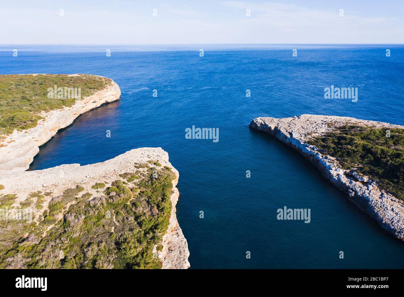 Cala Sa Nau, bei Cala d'Or, Region Migjorn, Drohnenaufnahme, Mallorca, Balearen, Spanien Stock Photo