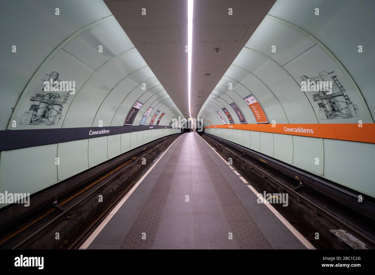 Glasgow, Scotland, UK. 1 April, 2020. Effects of Coronavirus lockdown on Glasgow life, Scotland. Empty platform on the Glasgow Subway. Stock Photo