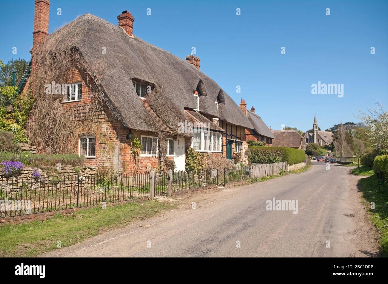 Clifton Hampden, Oxfordshire, Thatch Cottage, and Street Stock Photo