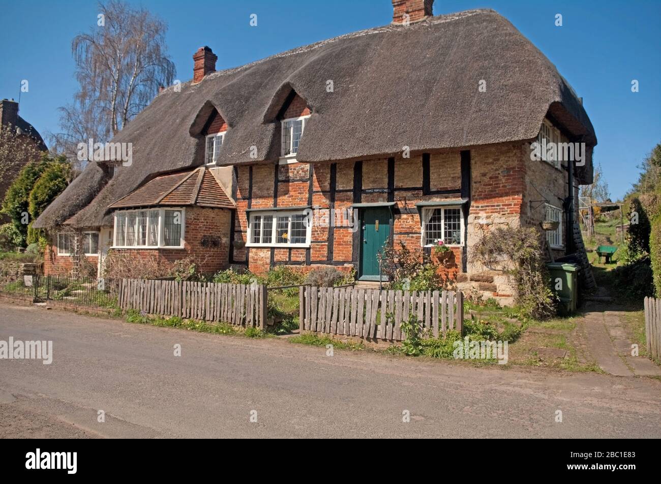 Clifton Hampden, Oxfordshire, Thatch Cottage, Stock Photo
