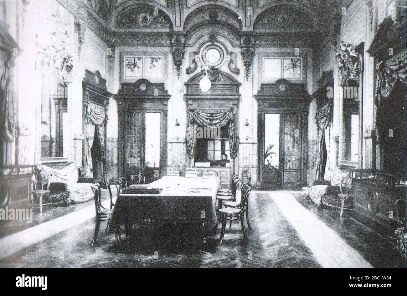 Carte Postale Ancienne Saint-Péray 07 – Établissement Roche – Vestibule Des Bains – Années 1900