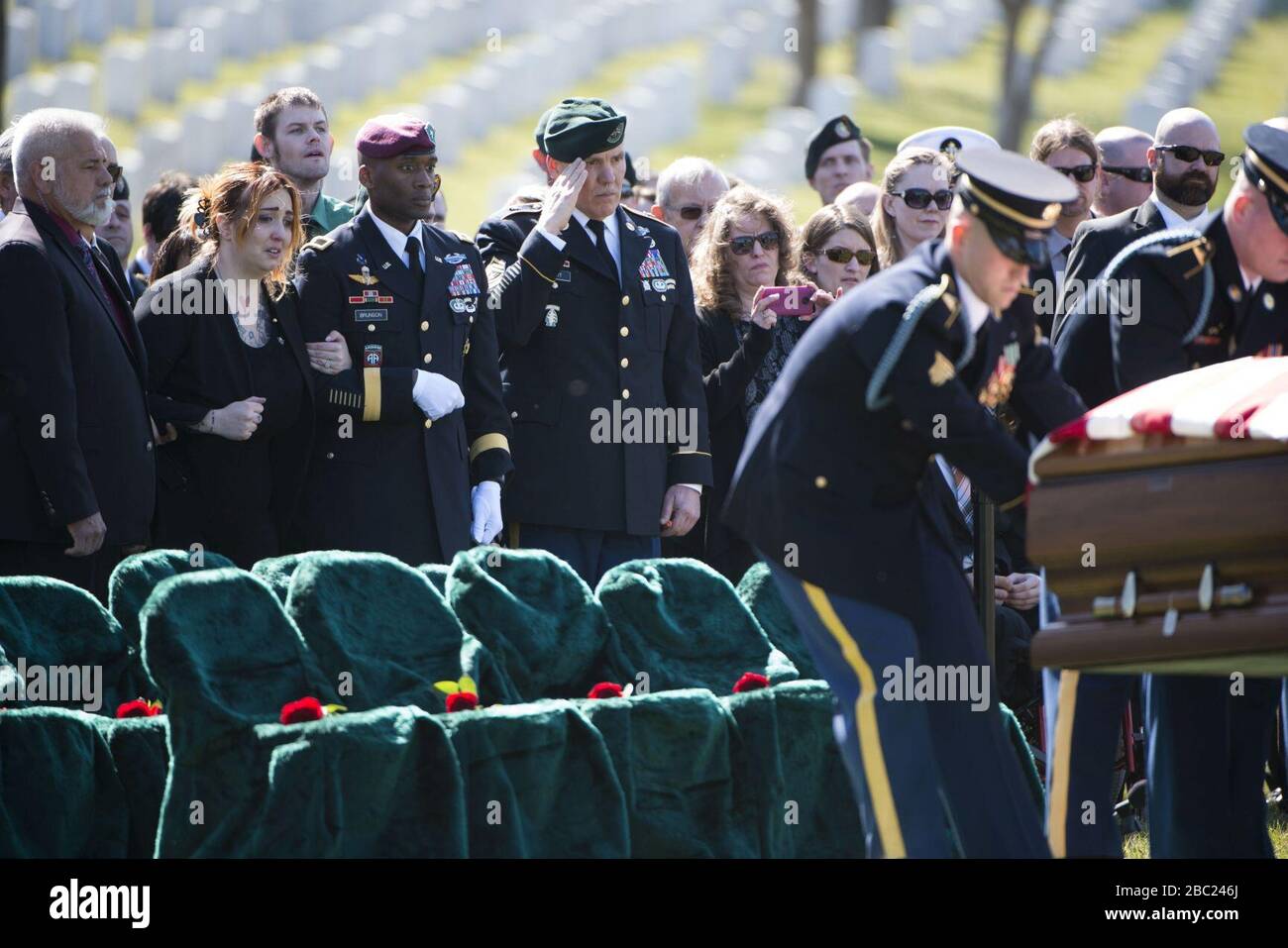 Graveside service for U.S. Army Sgt First Class Matthew Q. McClintock takes place in Section 60 of Arlington National Cemetery (25229181279). Stock Photo