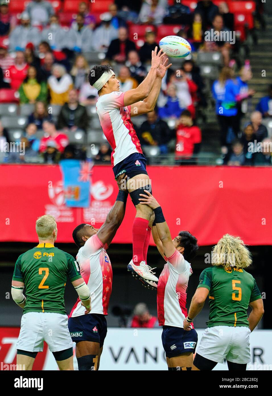 Vancouver, Canada. 7th March, 2020. Yusaku Kuwazuru #3 of Japan jumps for the ball in Match #4 against South Africa during Day 1 - 2020 HSBC World Rug Stock Photo