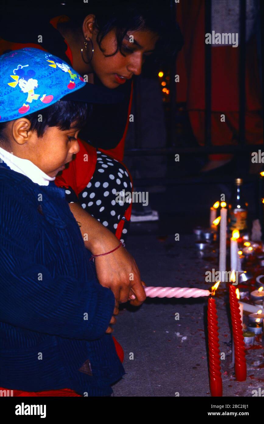 Southall London England Lighting Diwali Candles At Gurdwara Stock Photo Alamy