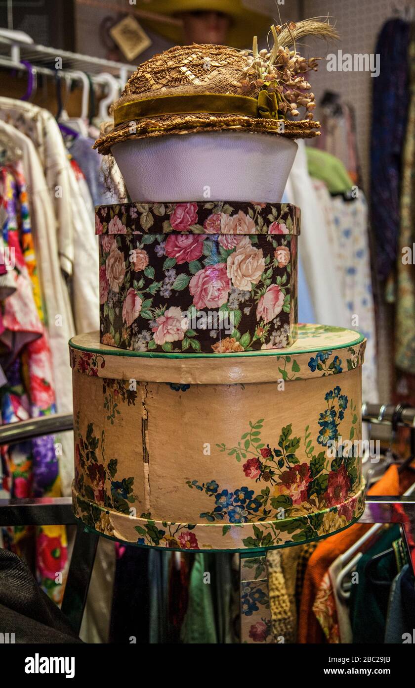 Hat boxes hi-res stock photography and images - Alamy