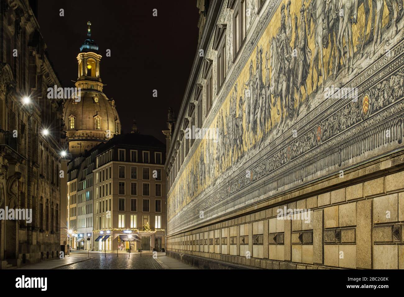 the-f-rstenzug-and-the-frauenkirche-in-dresden-at-night-stock-photo-alamy