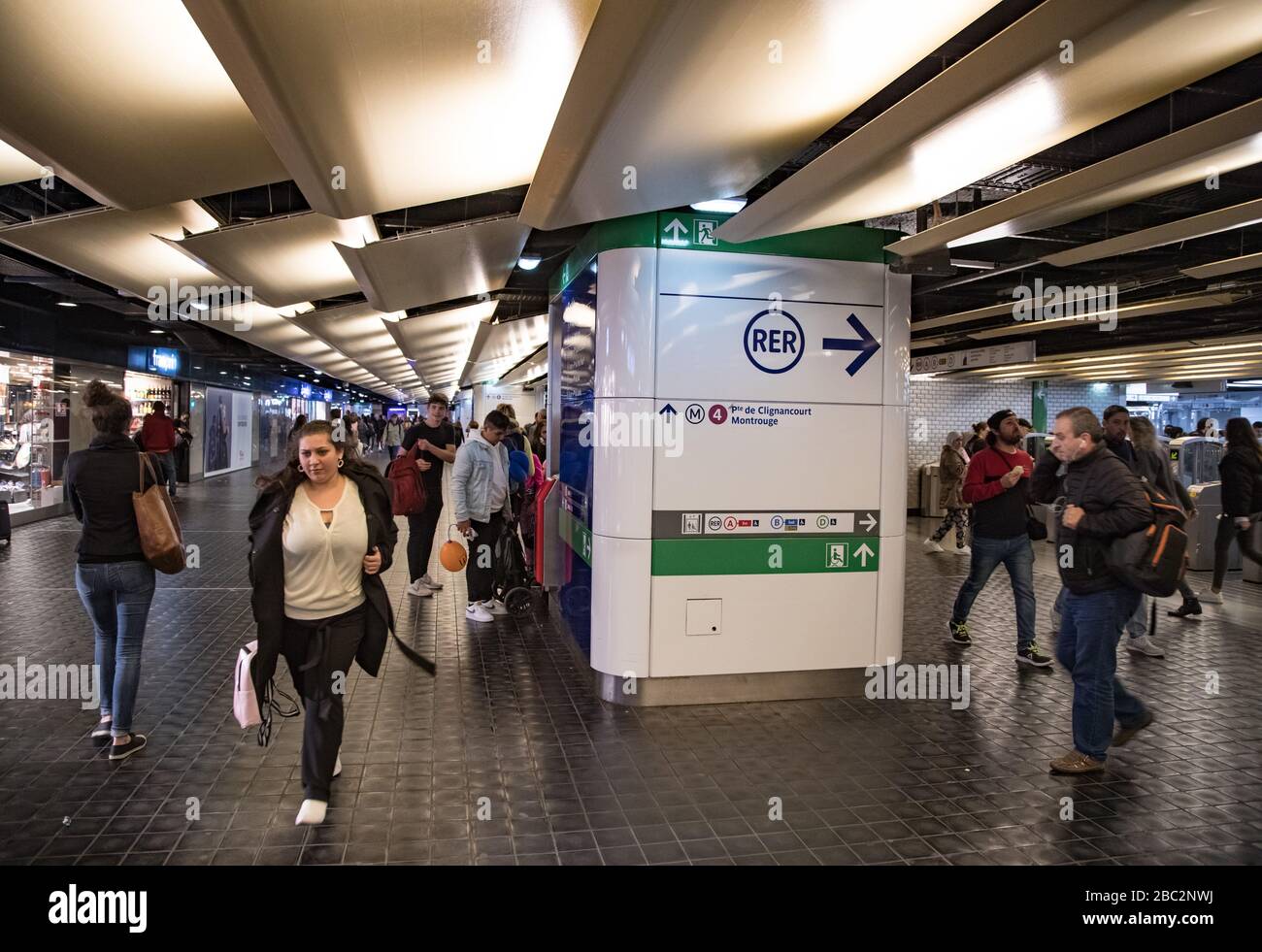 Chatelet station paris hi-res stock photography and images - Page 2 - Alamy