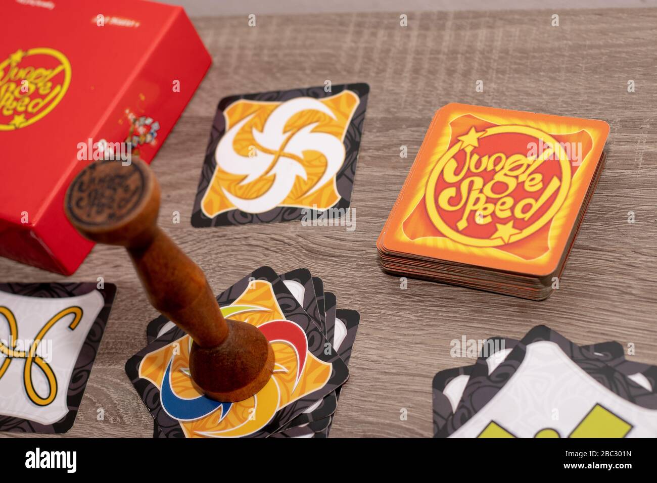 Jungle speed cards hi-res stock photography and images - Alamy