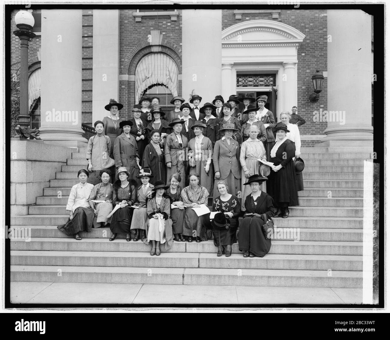 Group of women doctors at Walter Reed Hospt., (Washington, D.C.), Oct