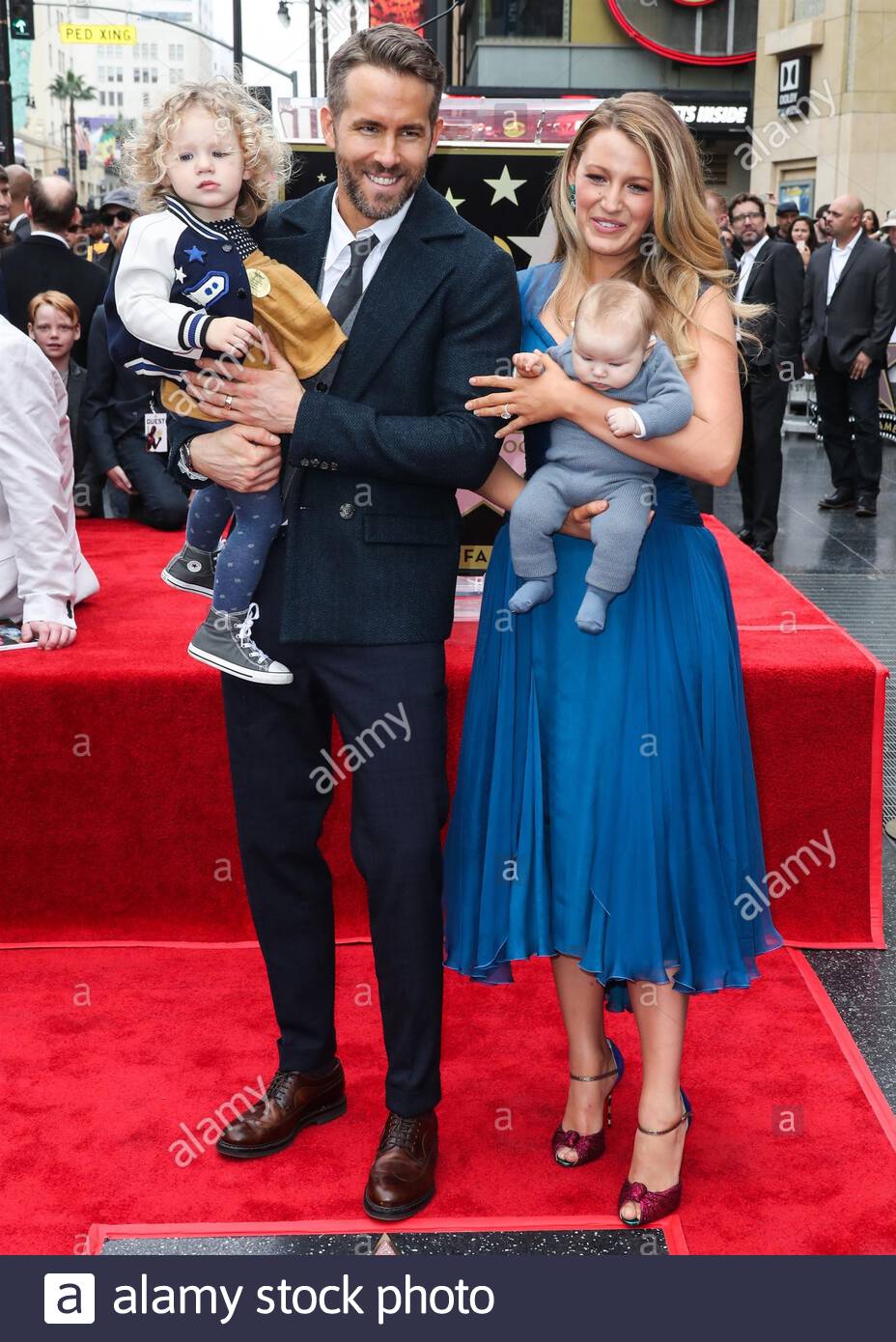 Hollywood Ca File Photos Ryan Reynolds And Blake Lively Donate 400 000 To New York