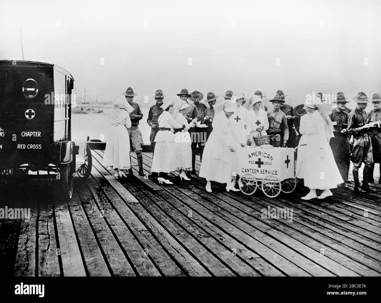 American Red Cross Canteen Service during Influenza Epidemic, New Orleans, Louisiana, USA, American National Red Cross Photograph Collection, February 1919 Stock Photo