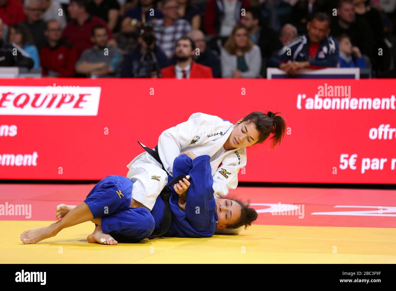 Paris, France - 09th Feb, 2020: Gabriella Willems for Belgium against Chantal Wright for the USA, Women's -70 kg, Round Two (Credit: Mickael Chavet) Stock Photo