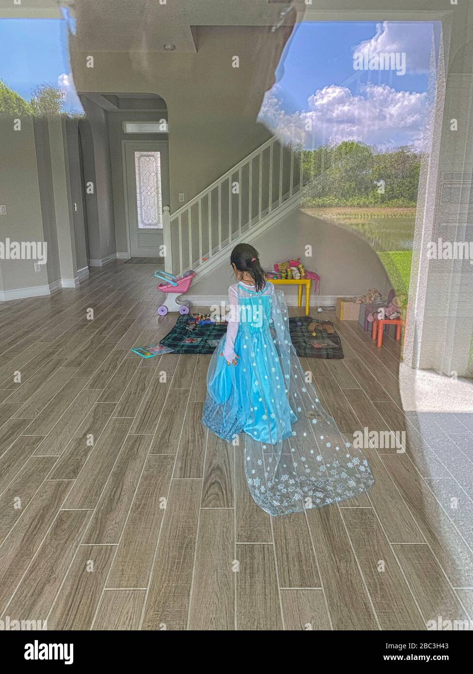 Acting time through a glass window. Normalizing children’s life during ...