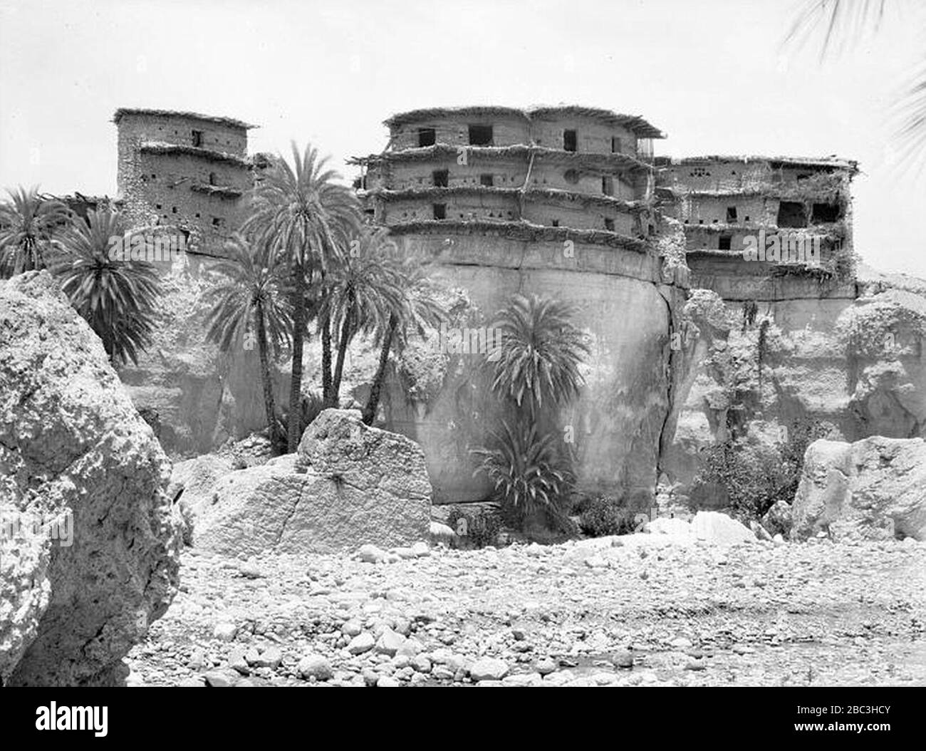 Guelaa à Baniane (Algérie) vers 1925 Georges-Louis Arlaud Stock Photo ...
