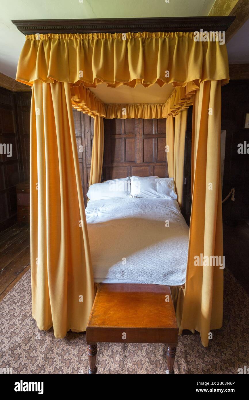 Four poster bed, Boscobel House, Shropshire, England, UK Stock Photo