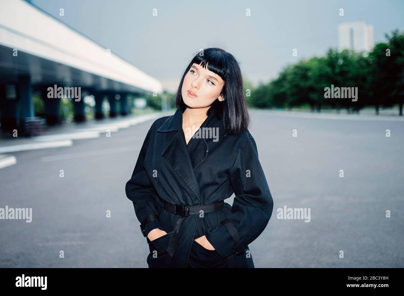 Black cloak hi-res stock photography and images - Alamy