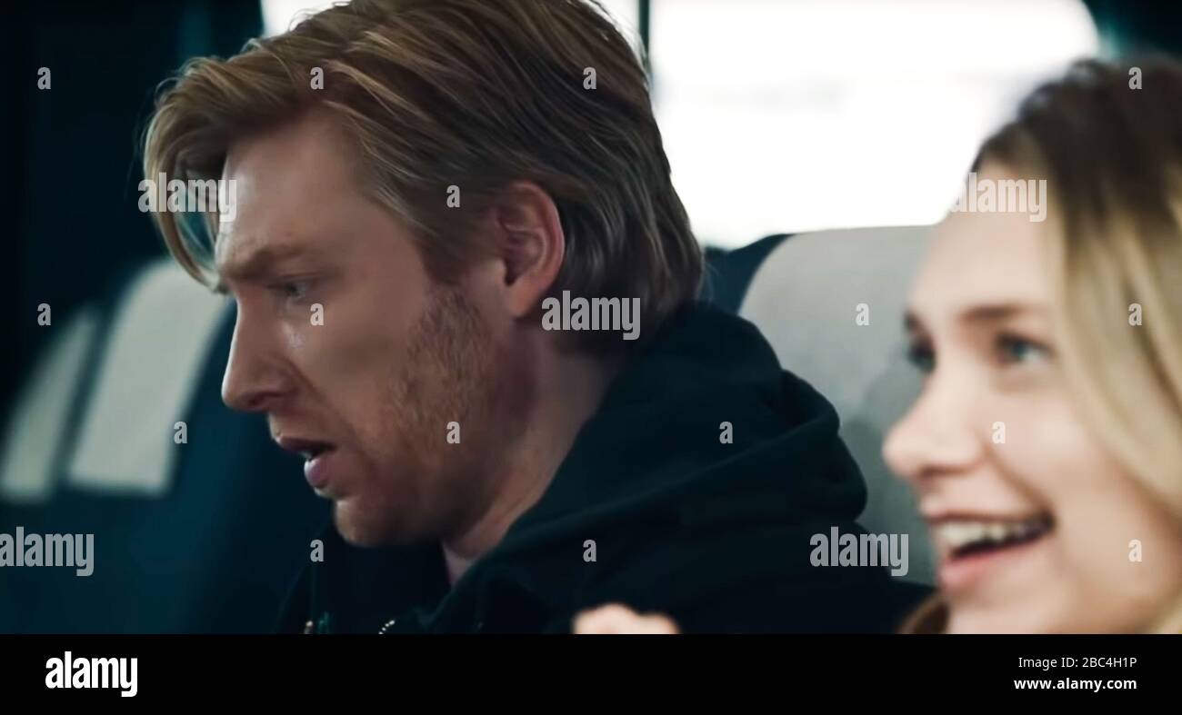 USA. Merritt Wever and Domhnall Gleeson in a scene from ©HBO new series :  Run (2020). Plot: Two ex-lovers activate a long-planned escape to disappear  together. Ref: LMK110-J6390-260320 Supplied by LMKMEDIA. Editorial