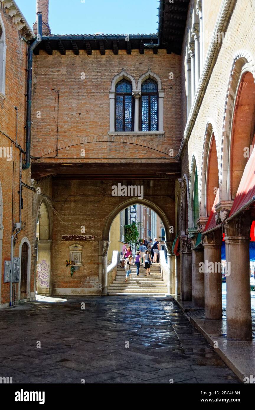 Venetian Courtyard High Resolution Stock Photography and Images - Alamy