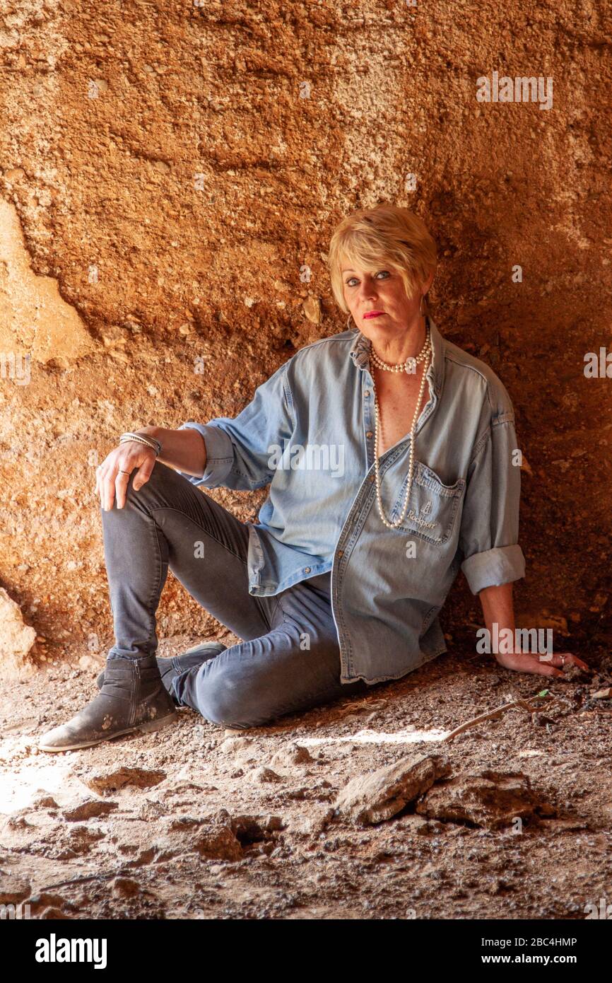 Older Classy Woman High Resolution Stock Photography and Images - Alamy