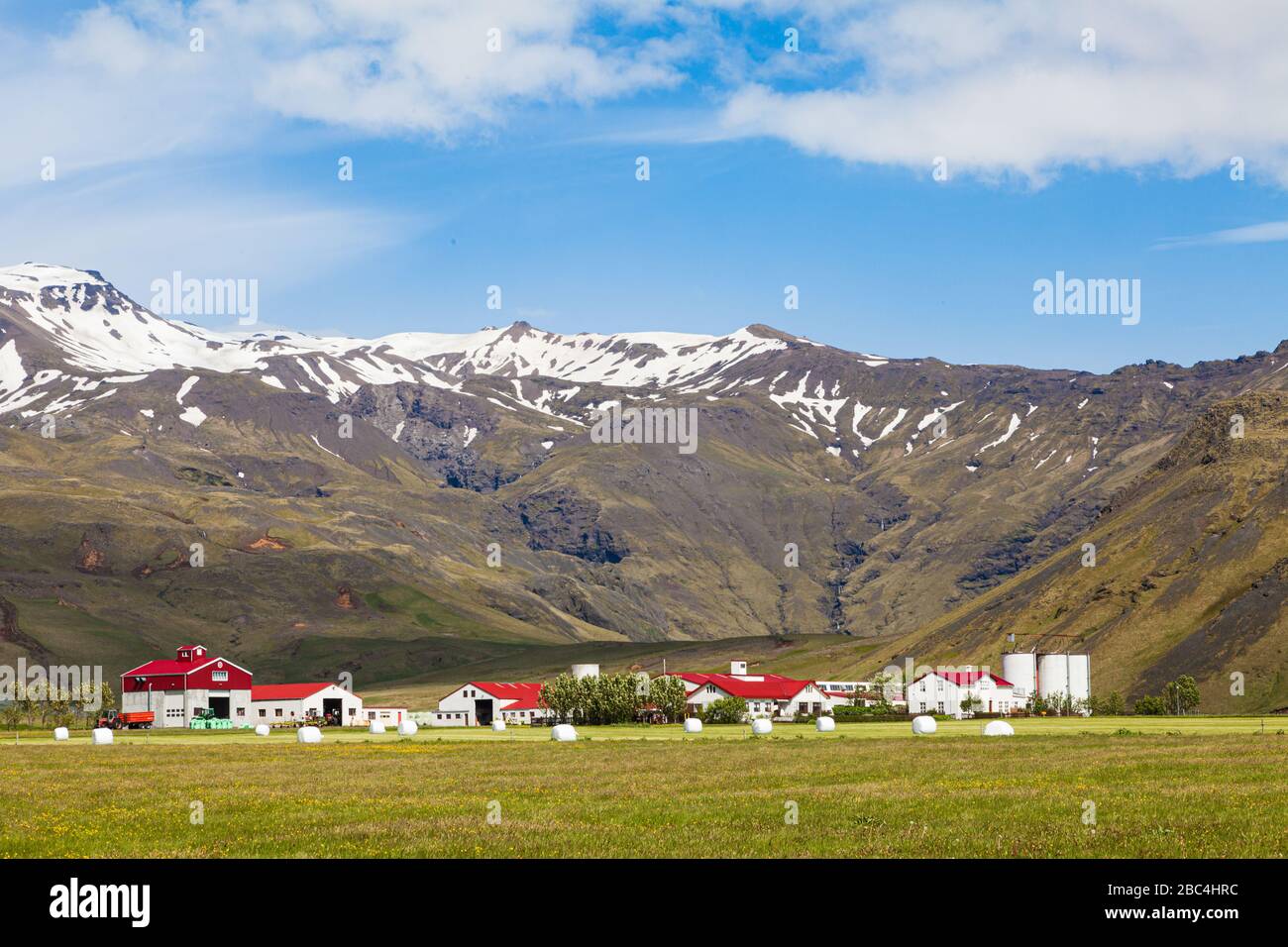 Family farm under the shadow of the Eyjafjallajokull volcano which erupted in 2010 Stock Photo