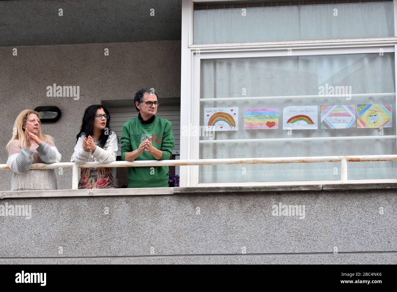 El Vendrell Spain 02nd Apr A Family Applaud From The Terrace Of Their House To Show Gratitude To The Covid 19 Fighters In Spain Every Night At 08 00 Pm And All The Cities