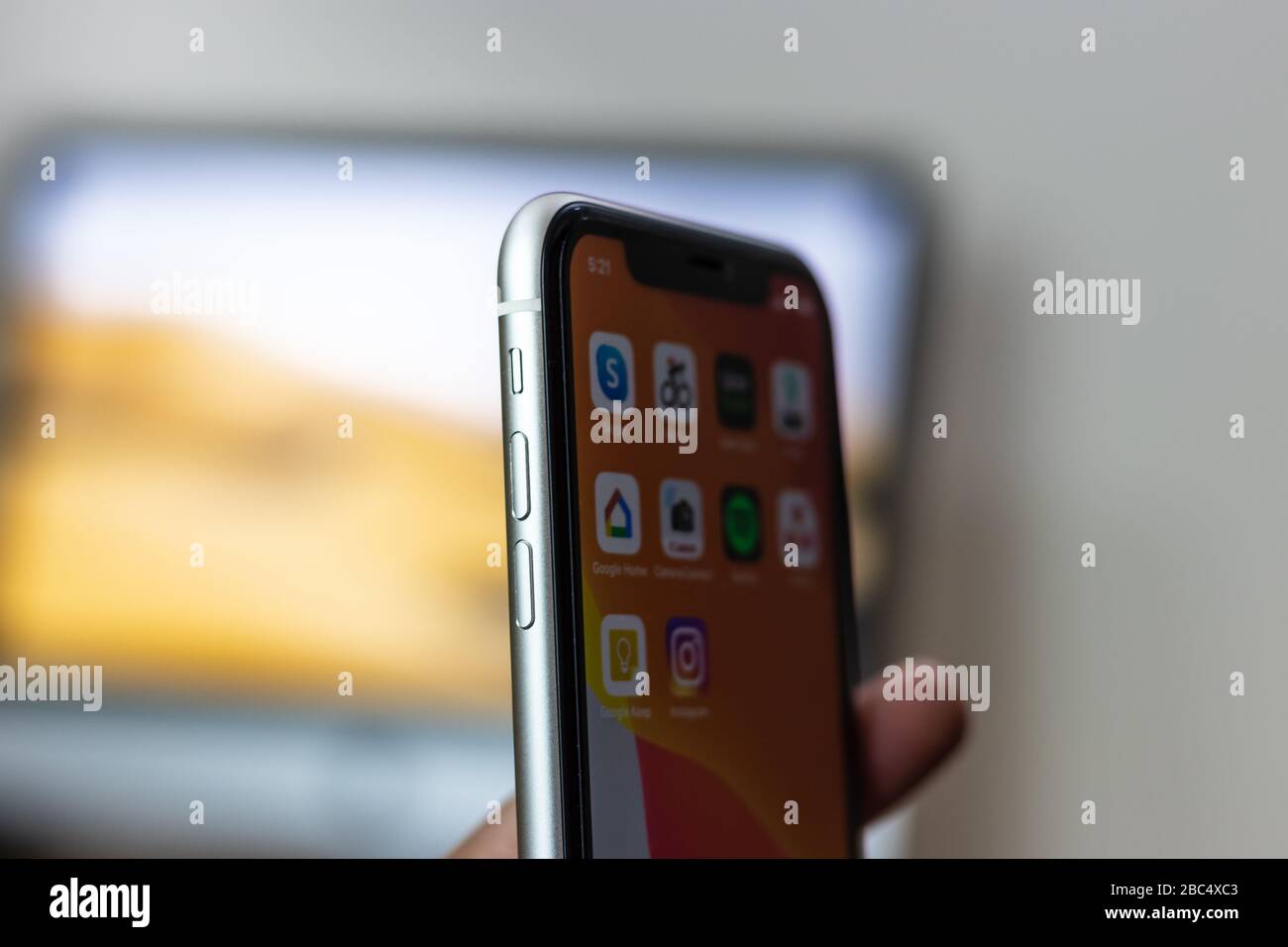 Ios 13 High Resolution Stock Photography And Images Alamy