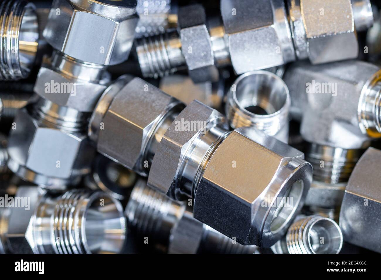 Quick connect fittings coupling for assembling compressed air