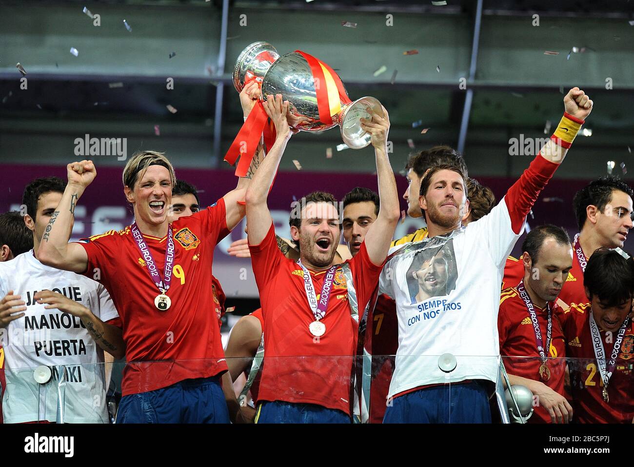 Spain S Sergio Ramos Juan Mata And Fernando Torres Right To Left Celebrate With The Uefa