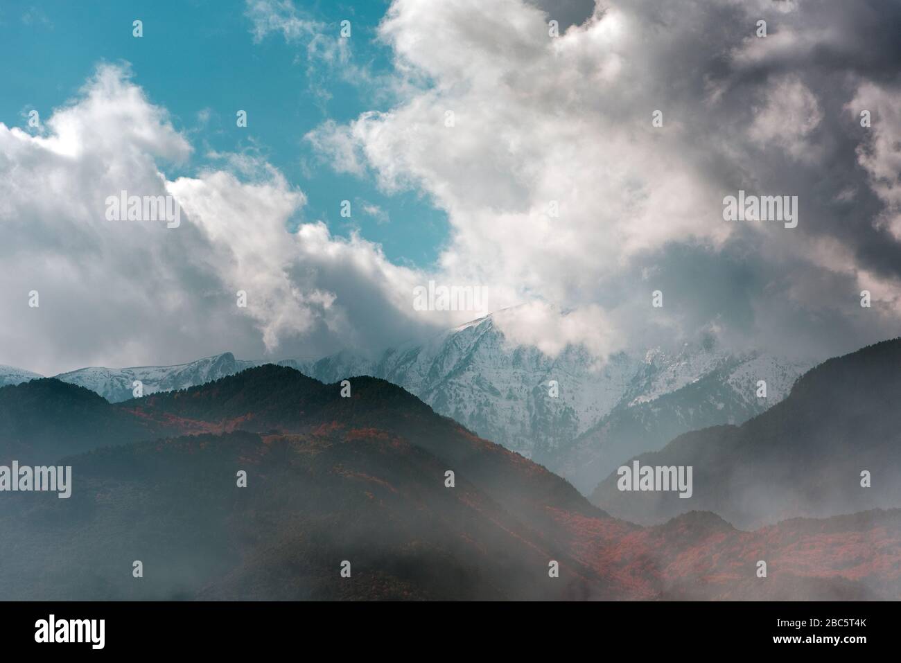 Greek gods mount olympus hi-res stock photography and images - Alamy