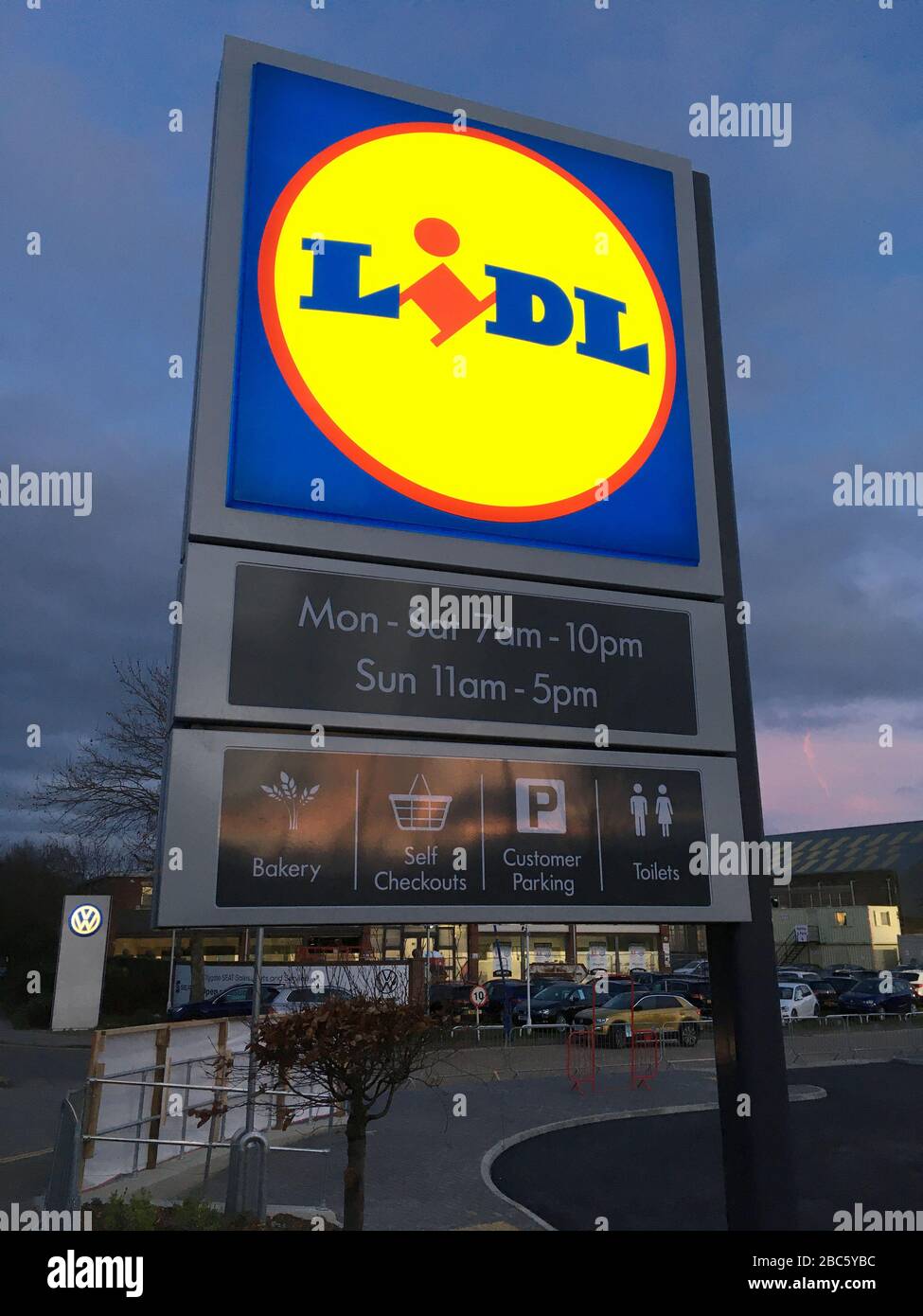 Newly opened Lidl store supermarket / super illuminated sign. UK. (Stockmo Stock Photo - Alamy