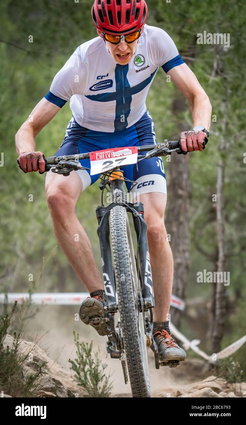 Sakari Lehtinen MTB rider descending fast in MTB XCO championship Stock