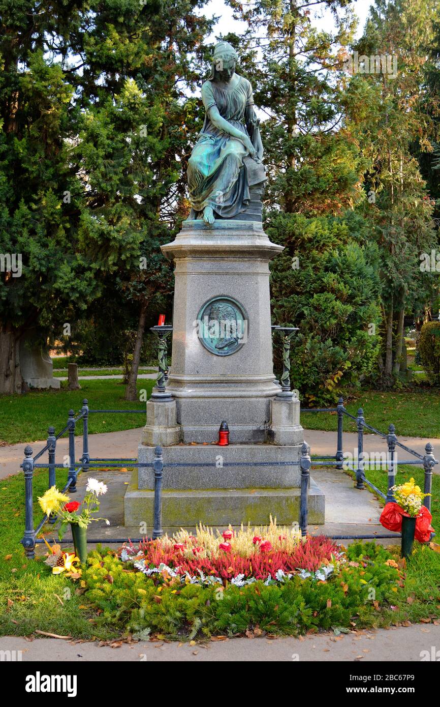 Austria, grave of W.A. Mozart on Zentralfriedhof - one of the biggest cemeteries in Europe Stock Photo