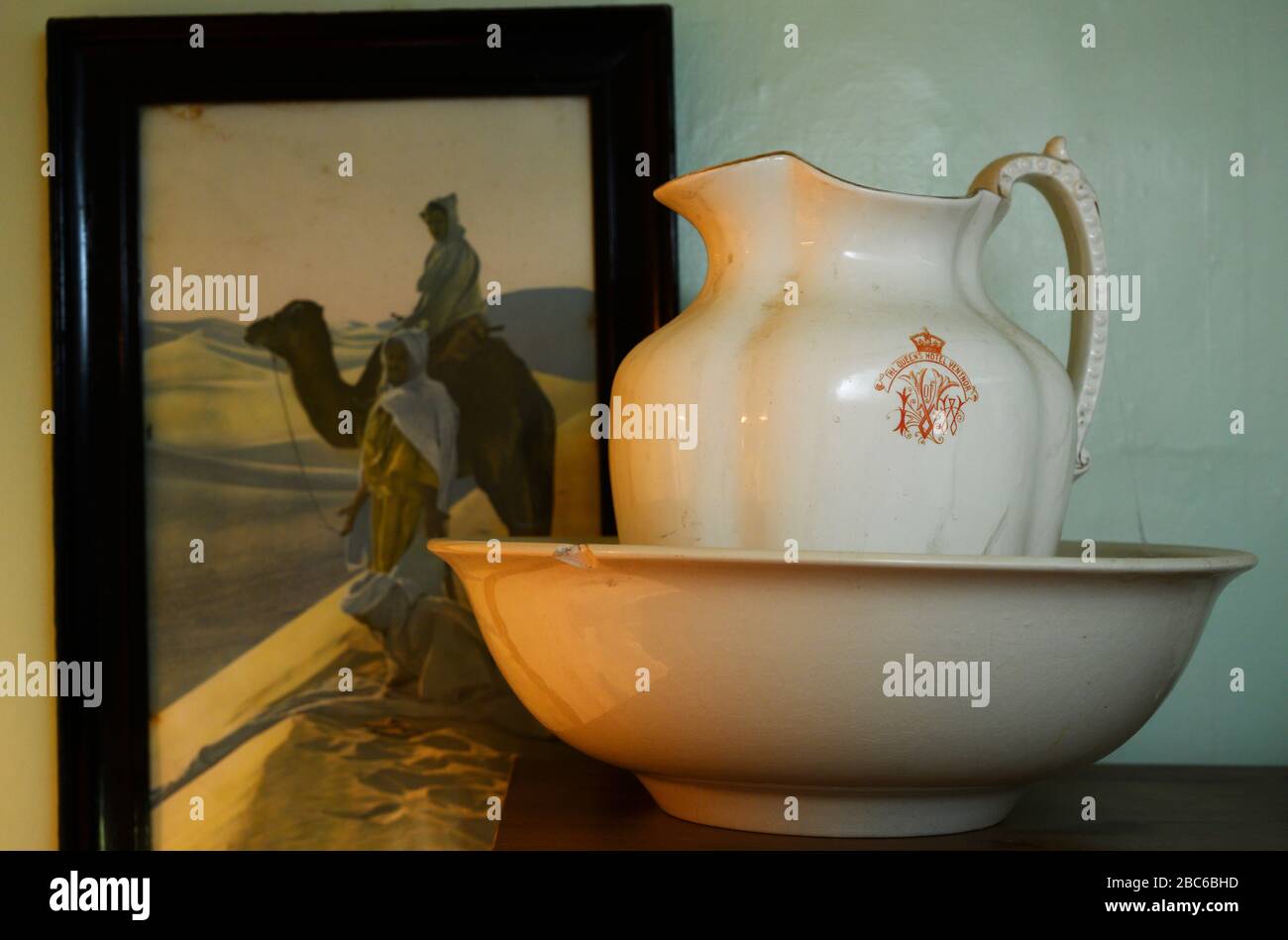 Wash bowl and jug hires stock photography and images Alamy
