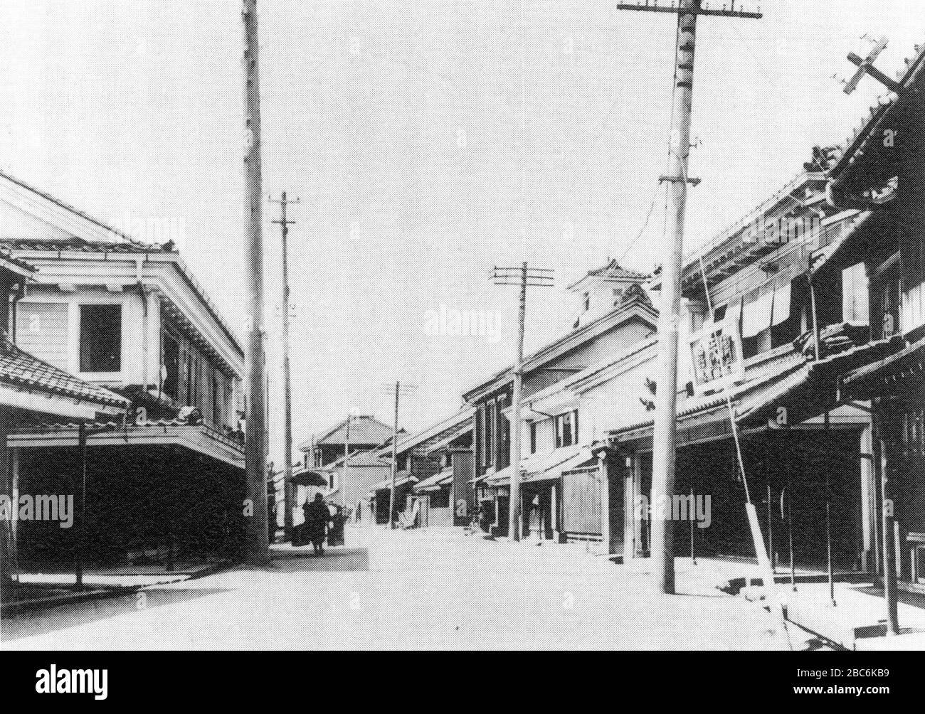 日本語 明治末期の伏木町 湊本町通り 1911以前 ふるさとの想い出写真集 明治大正昭和 富山 Unknown Author Stock Photo Alamy